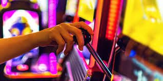Bangladesh mobile user viewing bdt 150 live dealer casino content
